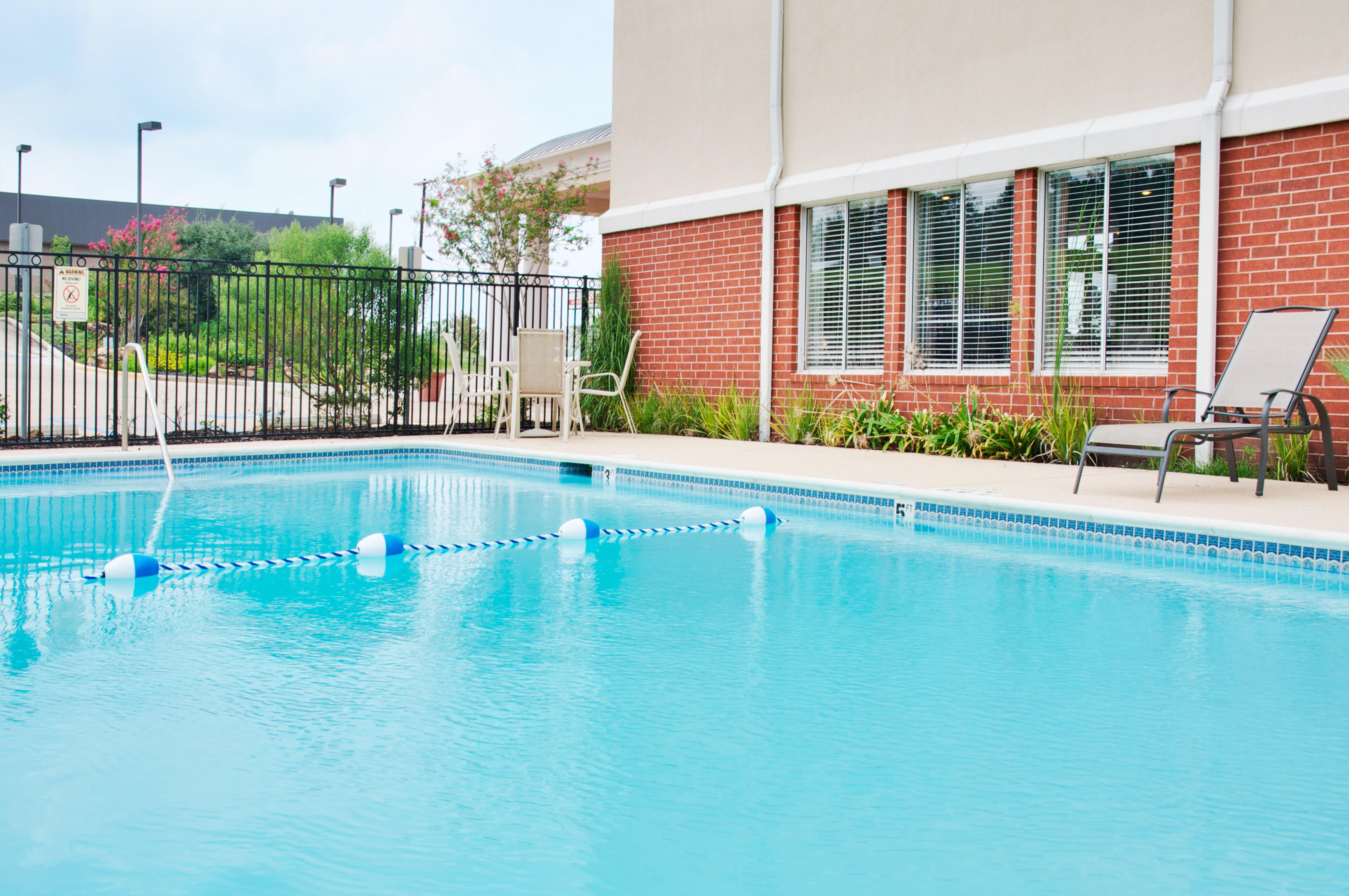 Holiday Inn Express Hotel & Suites Livingston Exterior foto